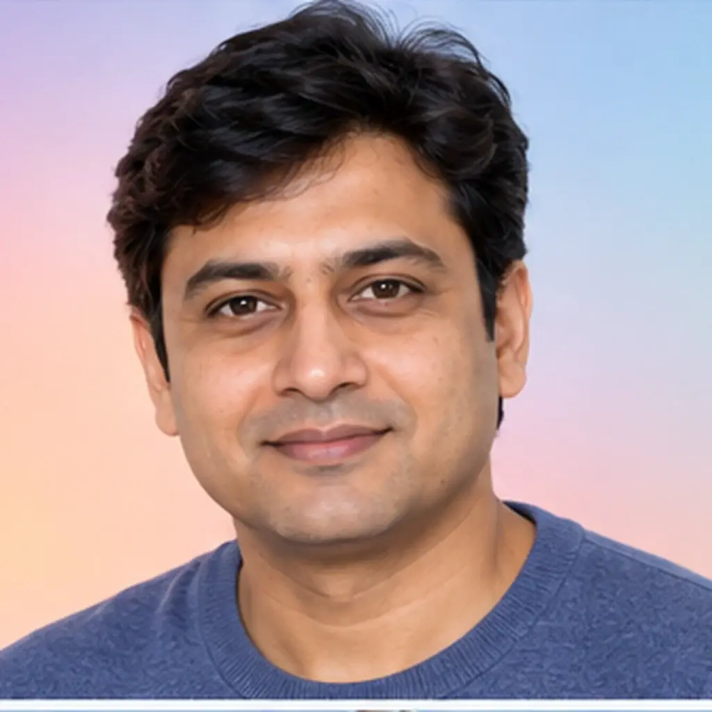 Friendly social media profile portrait on a soft pastel gradient background.